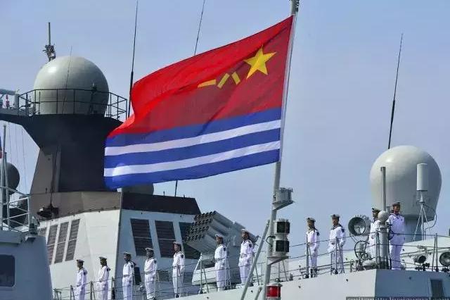 看两张有瑕疵的油画、照片，了解人民*队军**军旗的前生今世