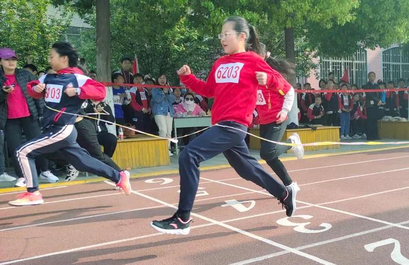 快乐运动健康成长学生感悟,快乐运动健康生活趣味运动会