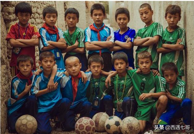 旅行青春新疆,奔跑吧少年新疆足球