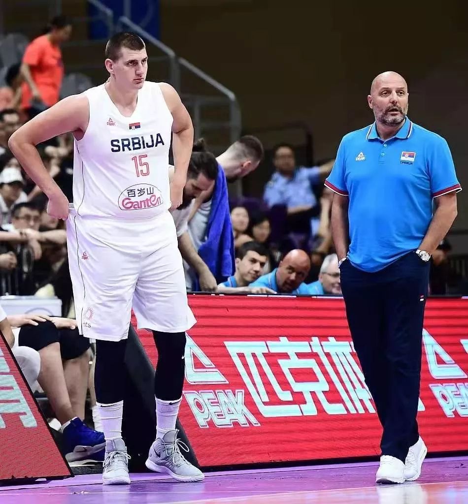 约基奇当选常规赛MVP，本赛季上脚独爱耐克团队鞋，能有签名鞋么