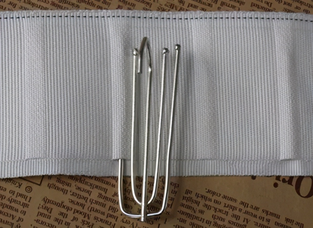 窗帘选购技巧罗马杆还是轨道的好,装修窗帘选购攻略视频教程