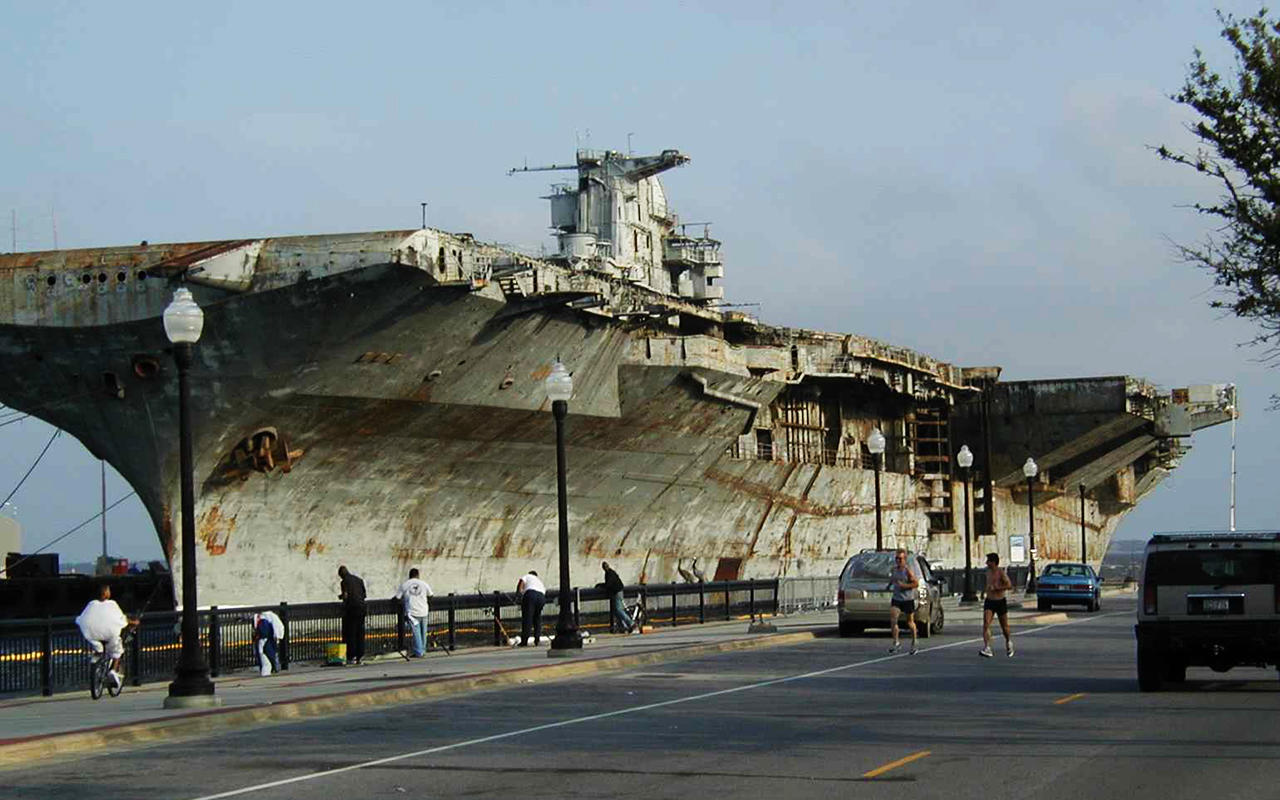 美军卖掉退役航母,美国一美元卖掉的航母