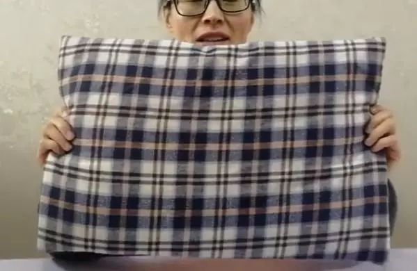 不穿的旧衬衣剪碎再扔掉有说法吗,不穿的旧衬衣改造的最新妙招