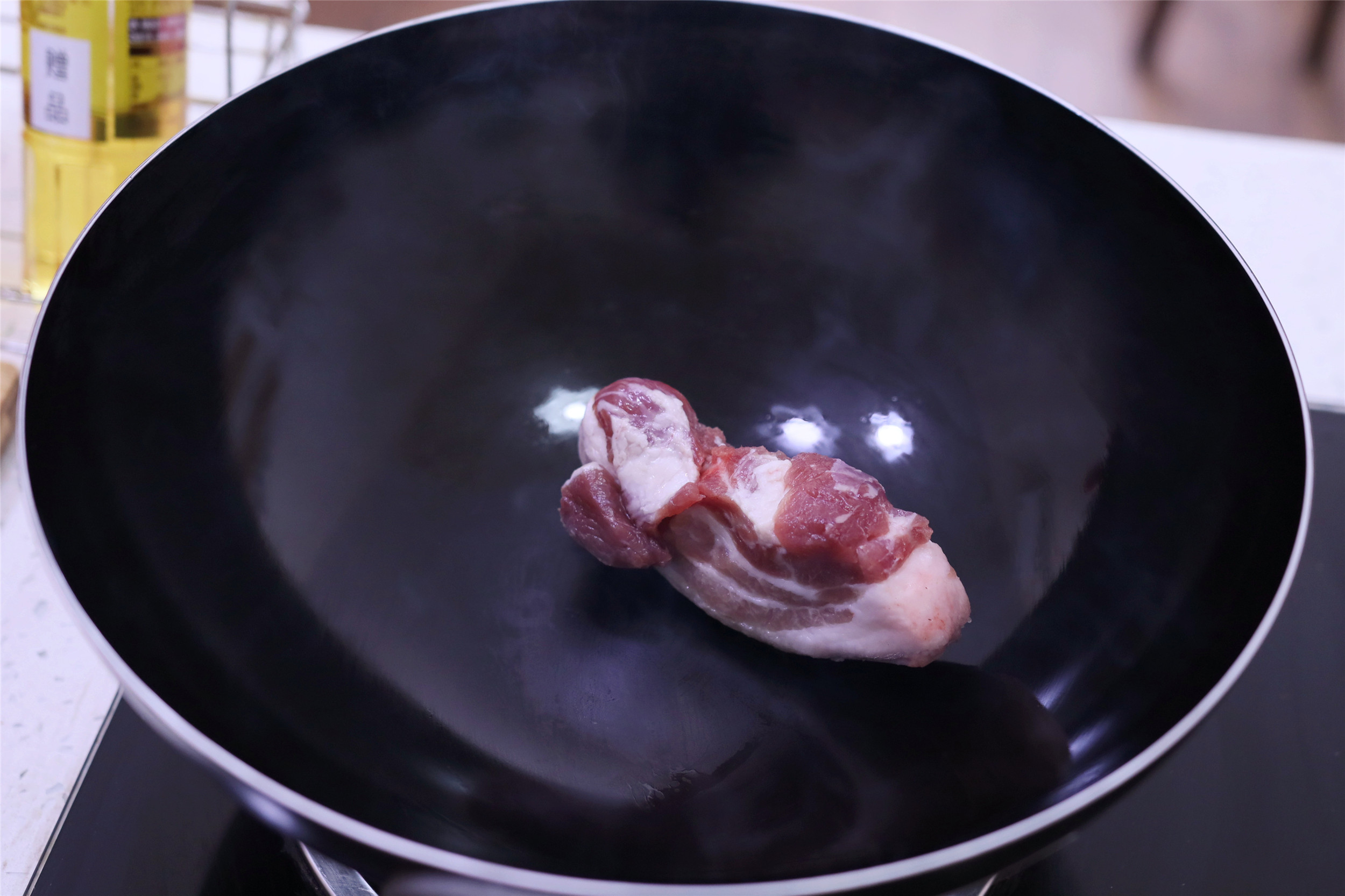 新买的铁锅切记别直接开锅,新不粘铁锅要开锅吗