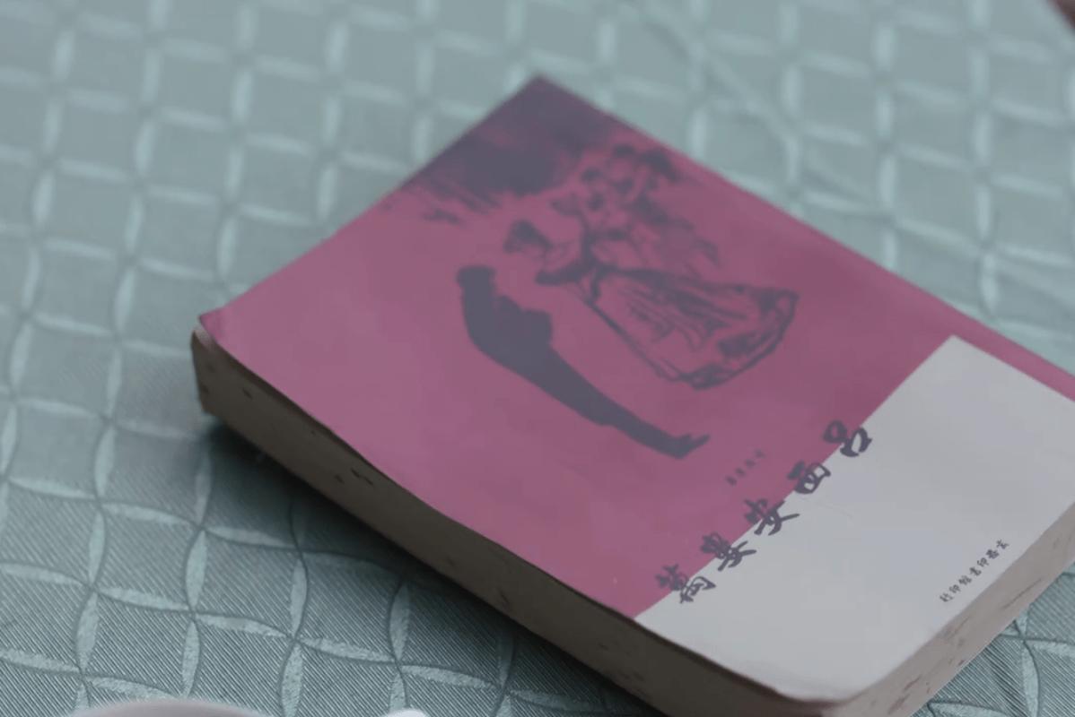 《叛逆者》那些严谨到令人惊叹的细节，昂列、篮球、驳壳枪