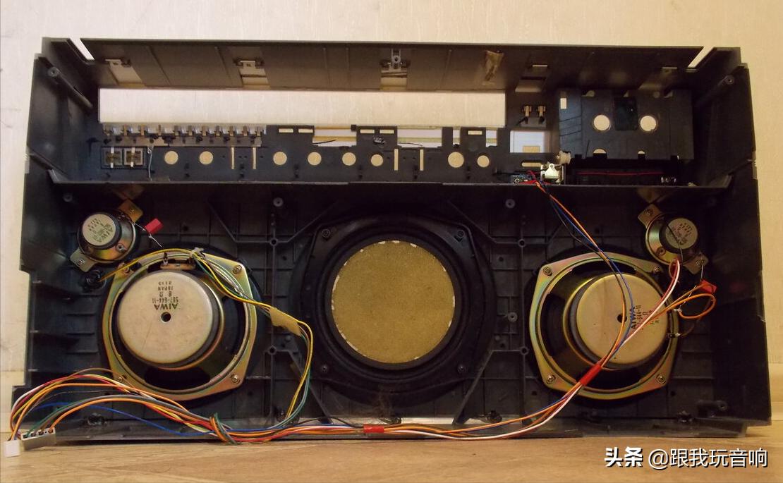 爱华cs-75x录音机,爱华808收音机是哪里产的