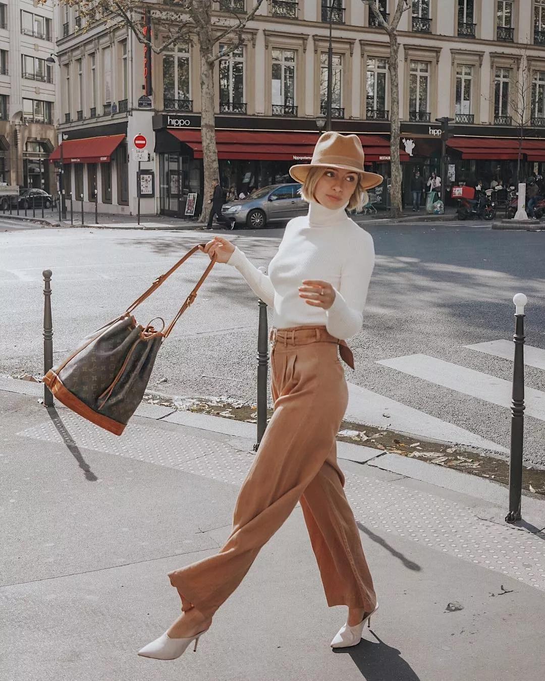 春夏经典款时髦大容量水桶包,今年流行的水桶包包