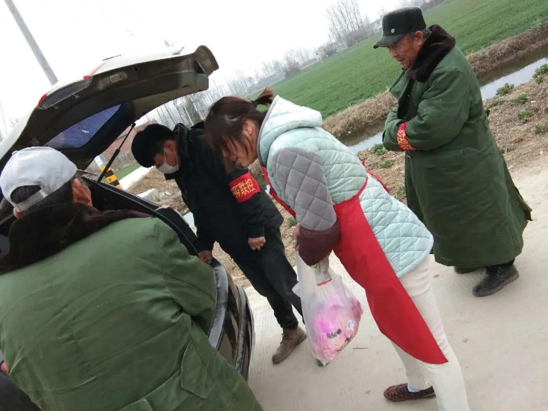 抗击疫情捐爱心,抗击疫情奉献家乡