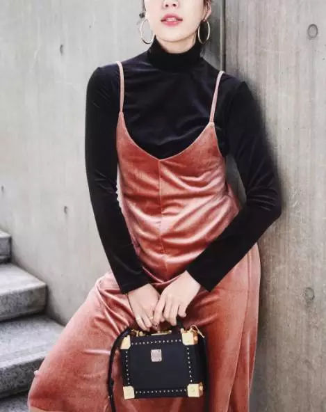 mcm背包哪款实用,mcm背包红色布艺