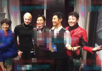 撒贝宁李白一家四人照片,李白撒贝宁同框照片