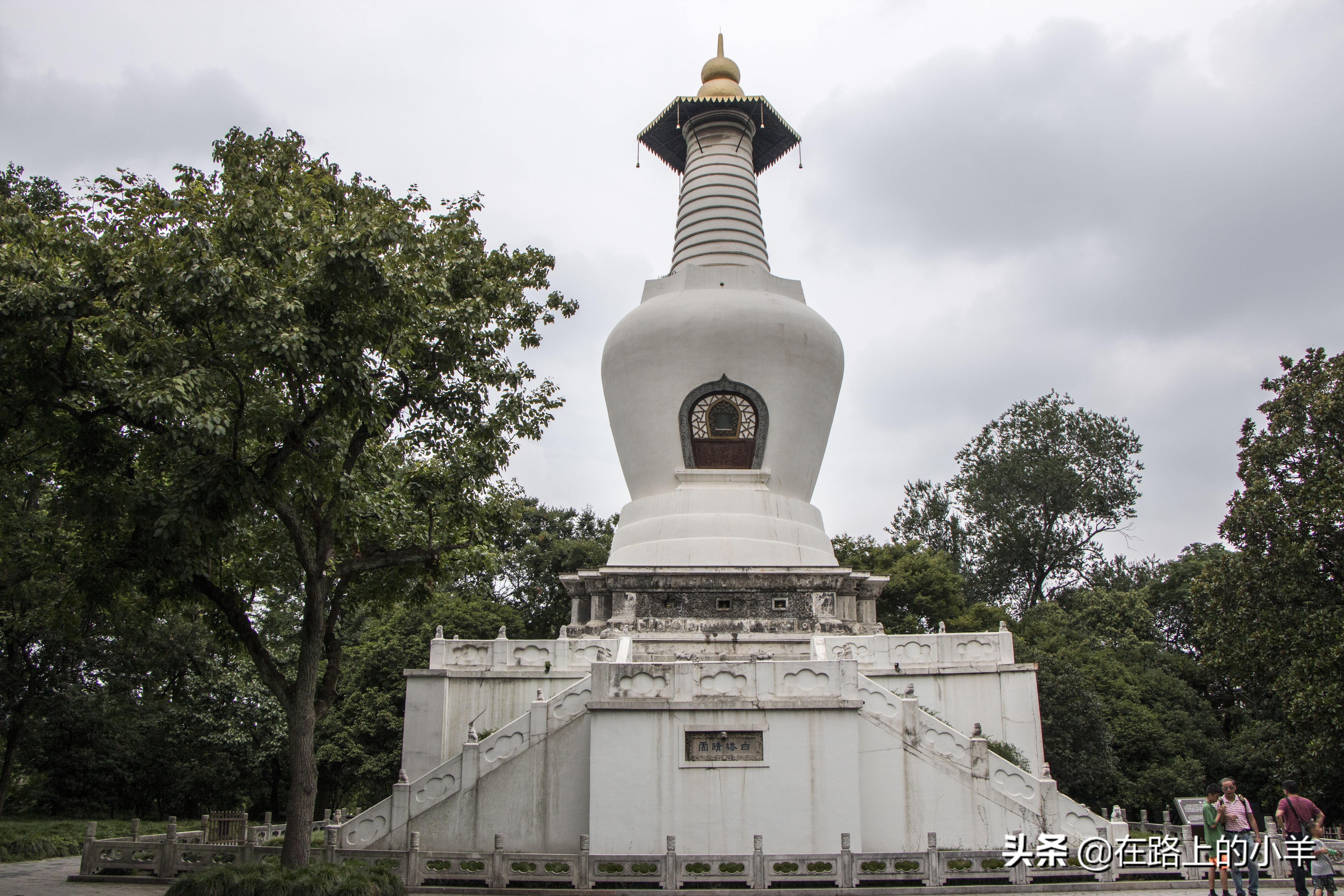 一字之差的两个西湖，浙江不收门票江苏却收100元，如今差距很大