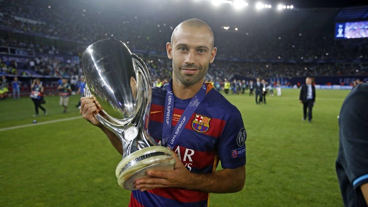 萨维奥拉劝科曼解决防守问题，马斯切拉诺未接受短期合同让人遗憾