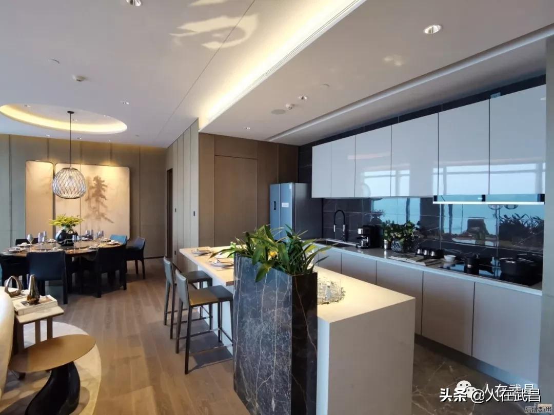 武汉绿地中心大厦最初效果图,武汉绿地中心高楼实拍风景