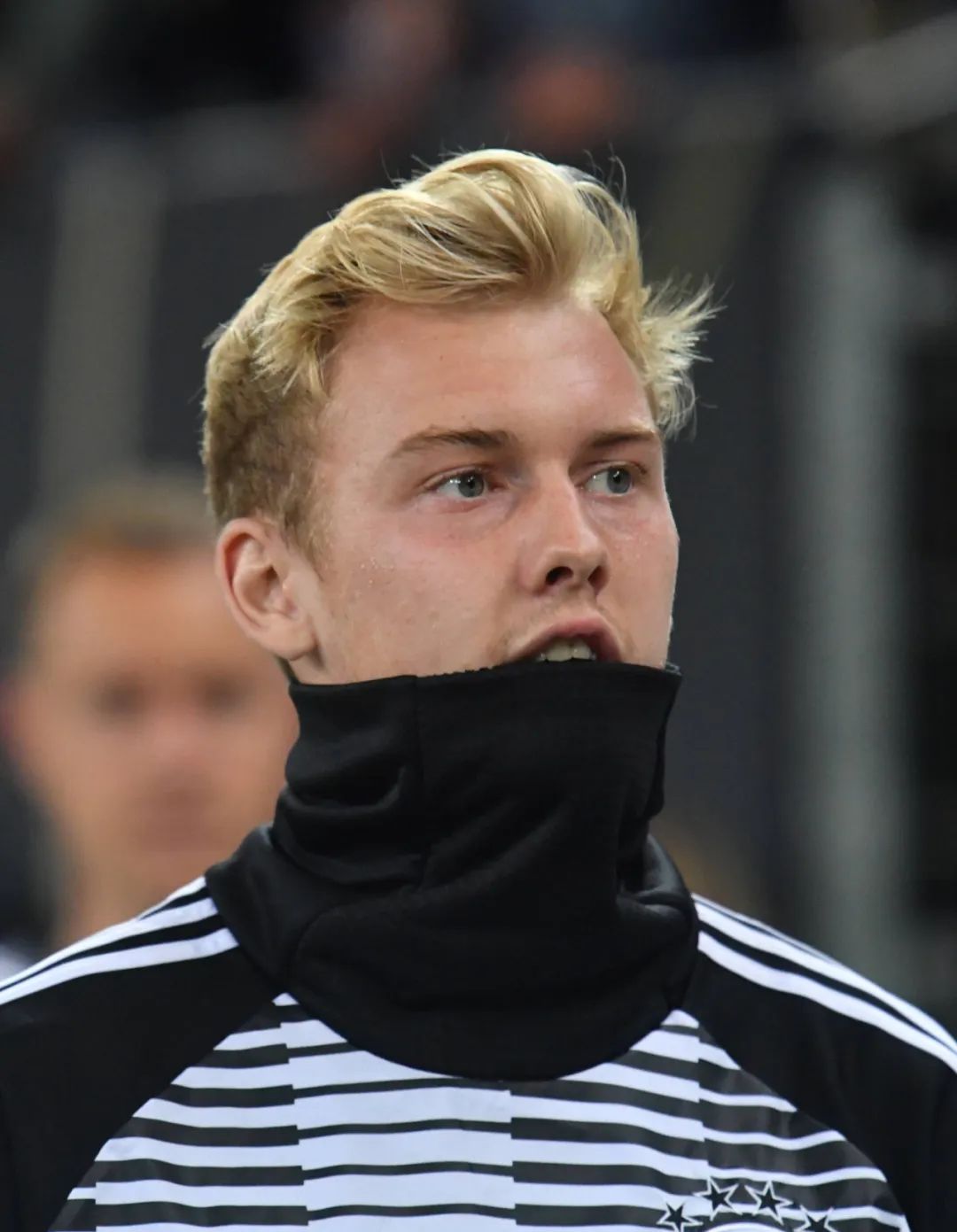 “布”步为营：大黄蜂的新任指挥官