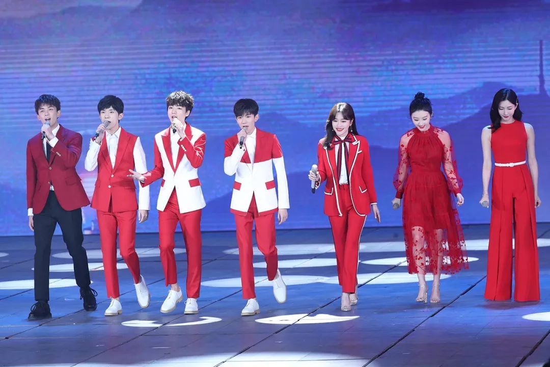 只要有中国春晚，宇宙大牌的红色衣服就不愁卖！