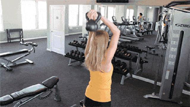 如何减掉手臂上的蝴蝶拜拜肉,告别蝴蝶袖拜拜肉瑜伽视频30分钟