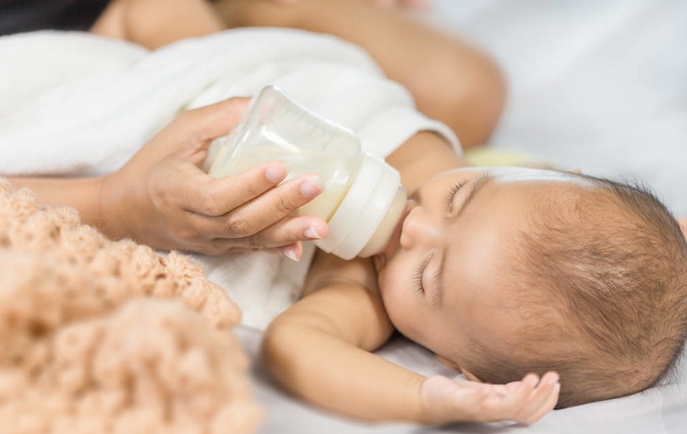 宝宝依赖奶睡,宝宝依赖妈妈喂奶怎么解决