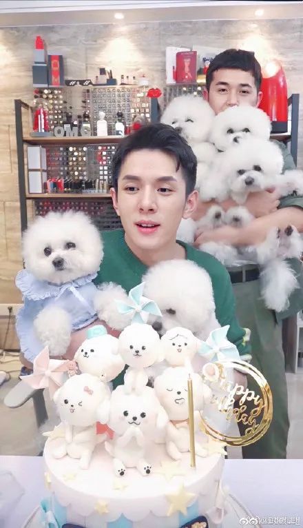 李佳琦和小助理，撕逼分手了？