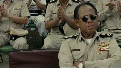 英国白人被关泰国监狱，干翻狱警潇洒越狱，结局却把我治愈的电影