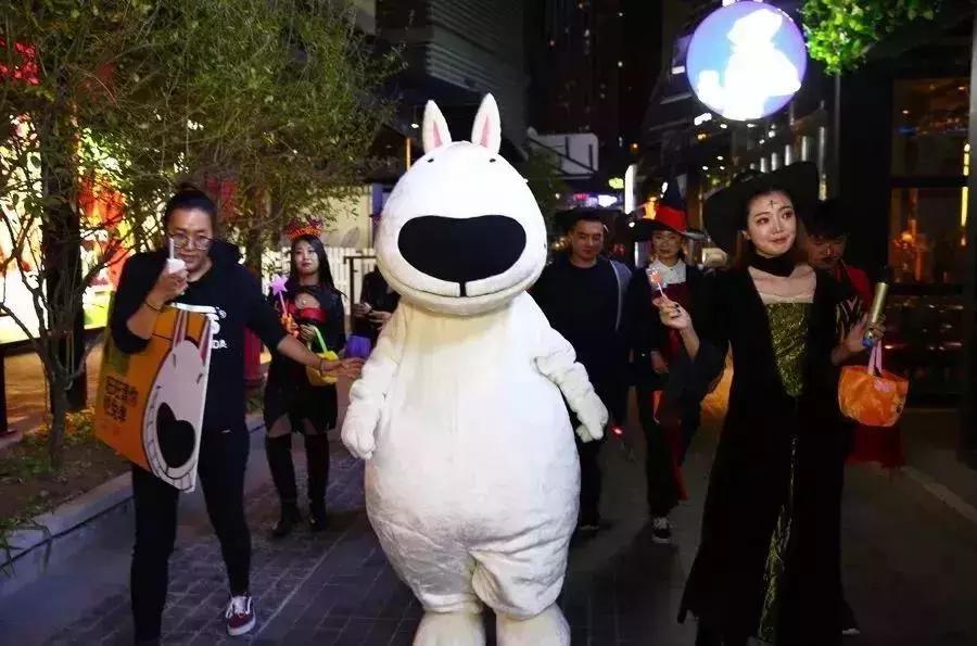 感恩不用花大钱！还有免单机会！天津这条街要火了……