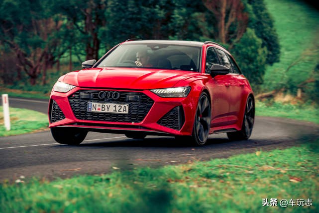 奥迪瓦罐旅行车rs6比赛,奥迪rs6对比amg