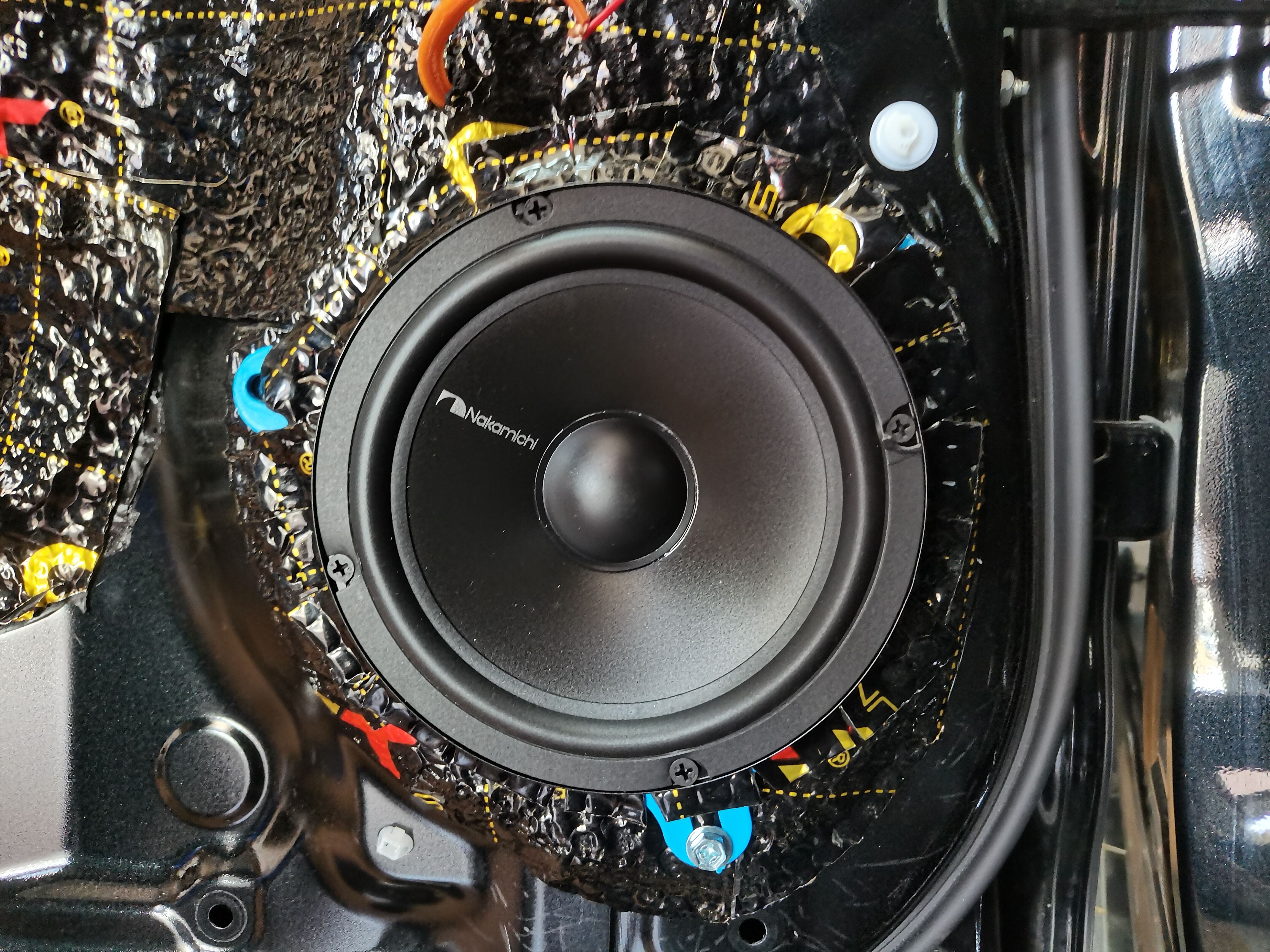 丰田汉兰达音响坏了,汉兰达2.5l双擎四驱尊贵版音响