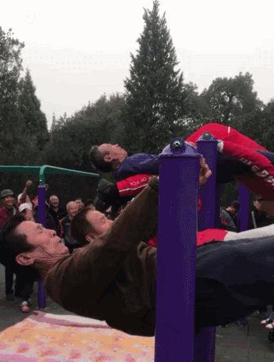 抖音老人徒手健身,抖音健身三大项入门标准