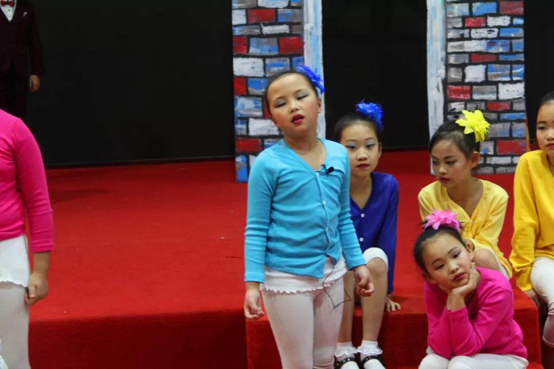 让你瑟瑟发抖地捧腹大笑/力迈中美国际学校卡文特“绿魔先生”