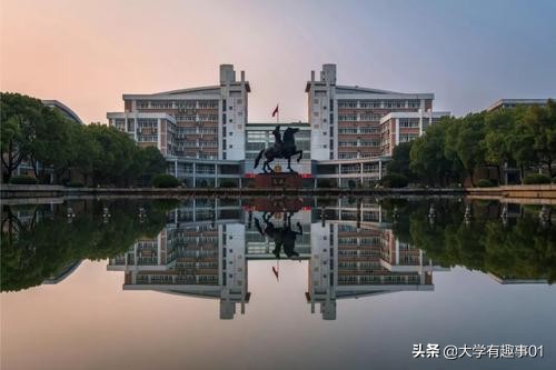 浙江“最神奇”的一所大学，名声虽不高，但90%毕业生都是公务员