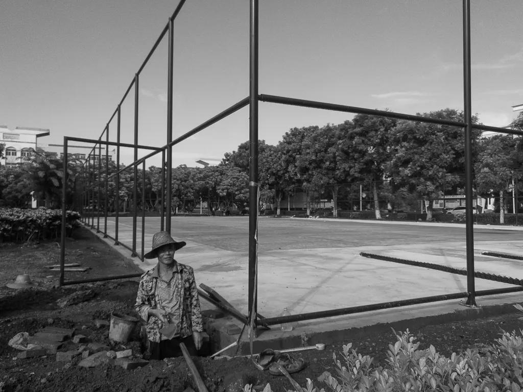 津门网邓书梁：七人足球场施建纪实