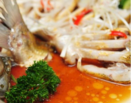 未煮熟的鱼是否可以直接吃