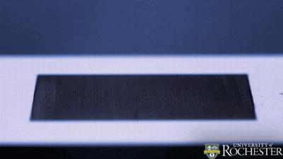 躲开老板隐蔽手机!这里是2019年最好玩的10个科技动图