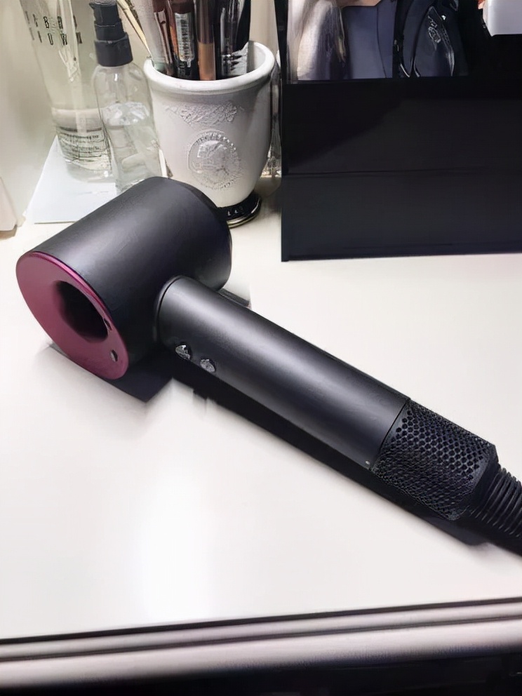 一千块的戴森吹风机是真的吗,300块钱戴森