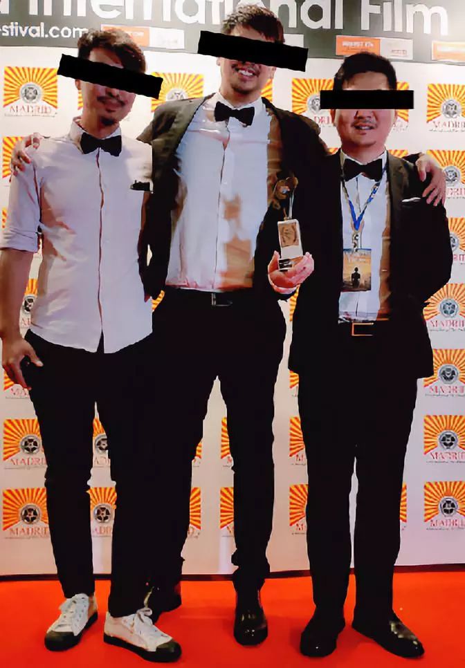 “我，4000万院线电影总导演，入围戛纳，如今在卖火锅底料！”