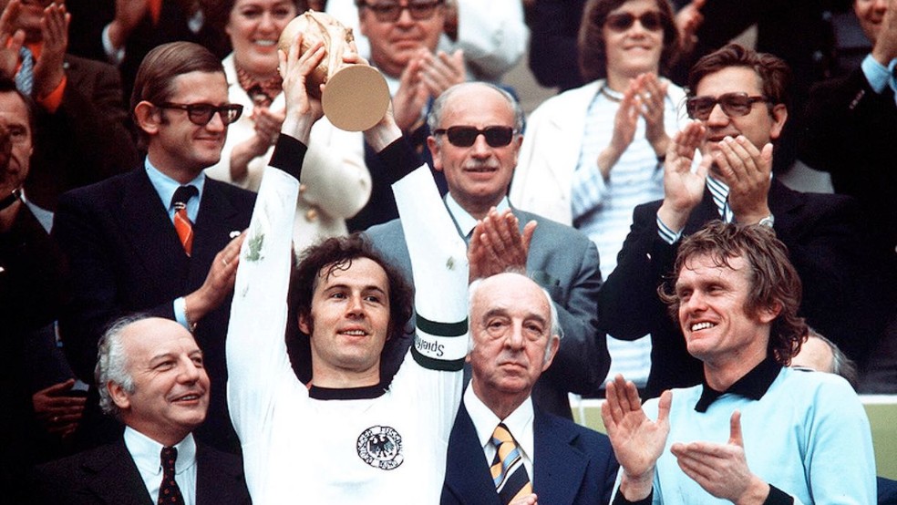 实况足球梅西c罗内马尔贝克汉姆,实况足球哪个时刻贝克汉姆强