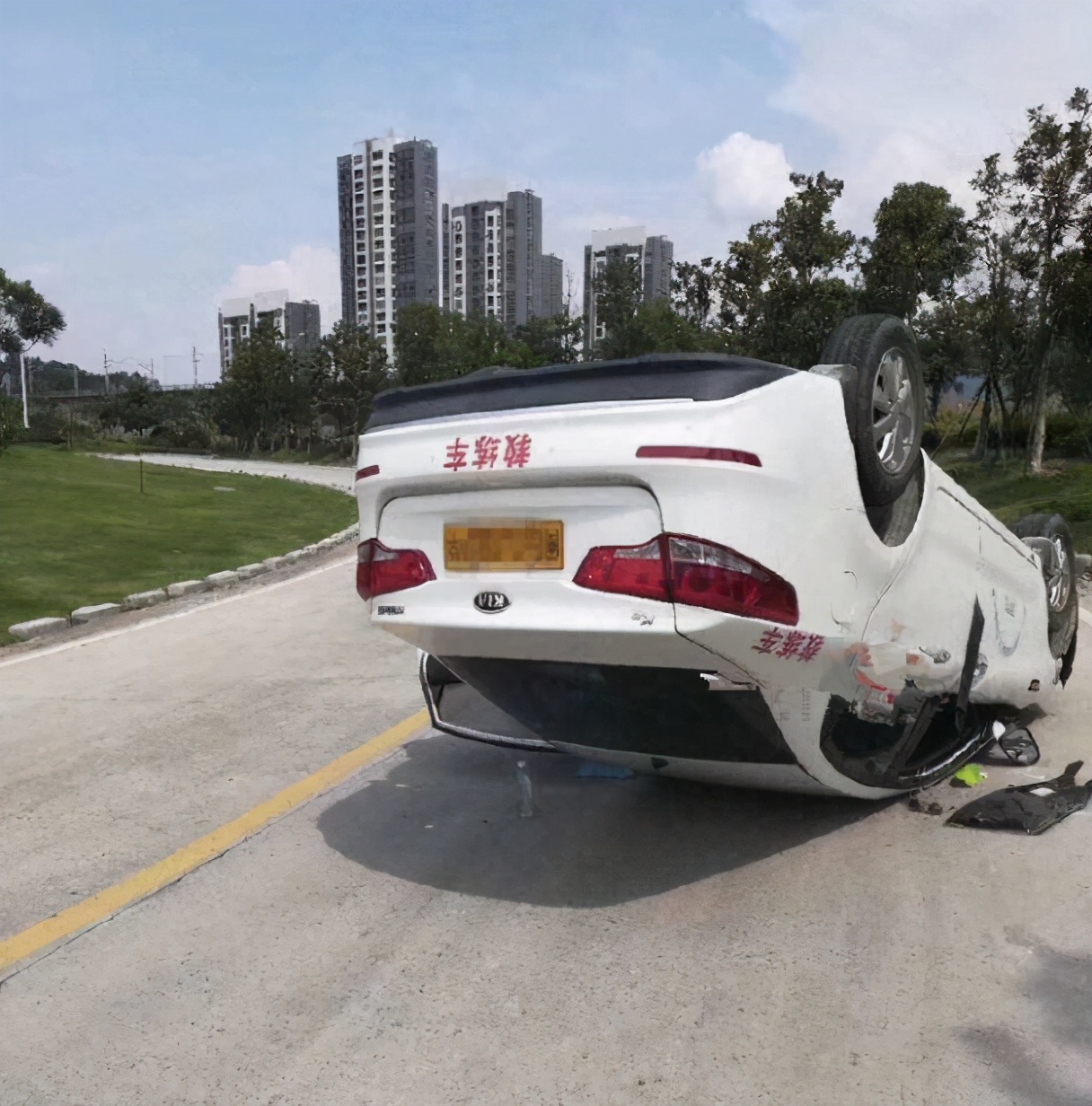 科目三老是不敢踩油门怎么办,科目三是不是教练刹停就算挂了