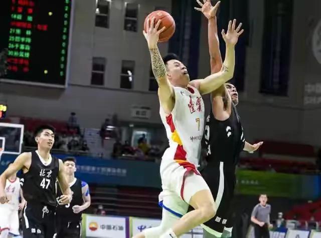 全运会男篮决赛张镇麟,打完比赛采访张镇麟