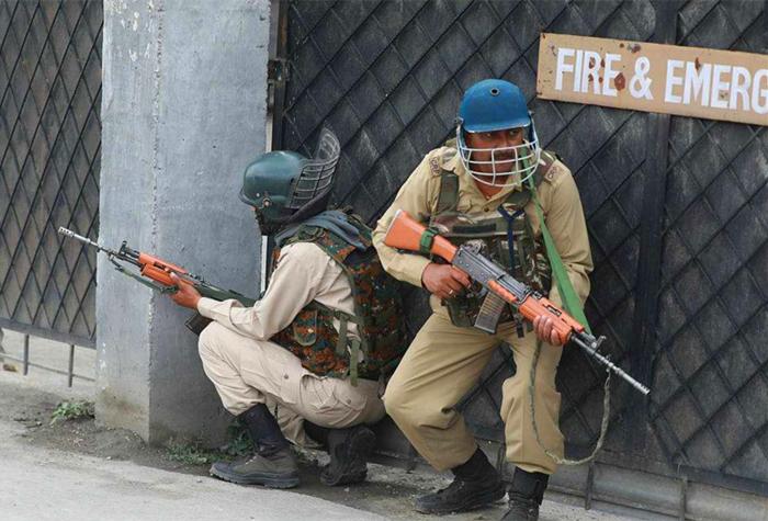 路透社再曝印度丑闻，印军在行动当中拉平民当盾牌，结果依然战败