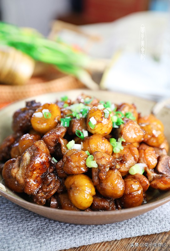 板栗鸡腿煲汤的做法,板栗焖鸡腿肉饭