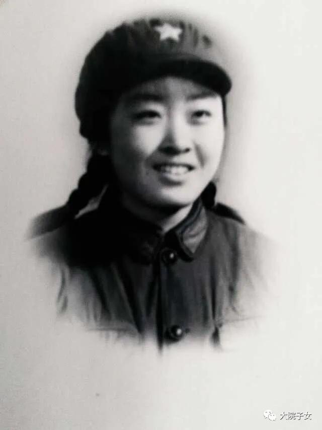 那年“国庆节”，女兵连养的肥猪是谁杀的？我