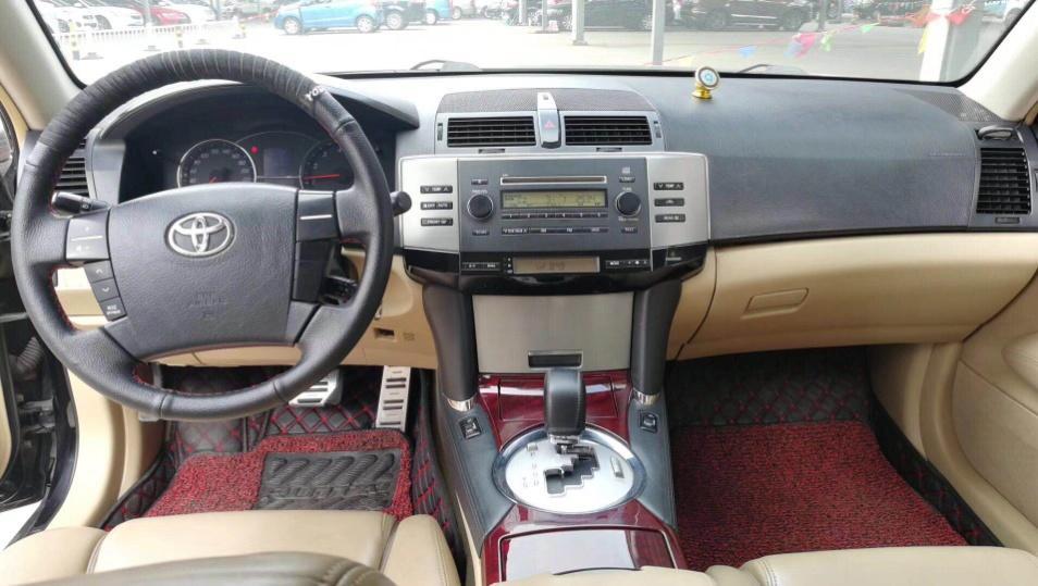 9年的丰田锐志低配能卖多少钱,9年锐志2.5二手值多少钱