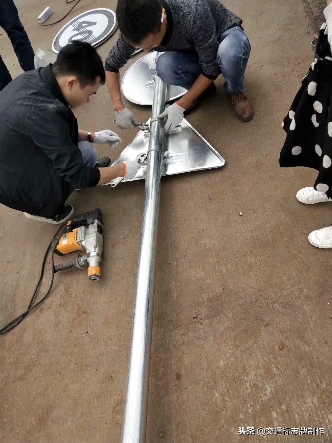 交通标志牌安装及施工的全过程,安装交通标志牌有什么规定