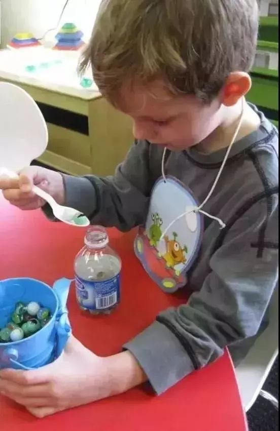 九个月亲子互动小游戏锻炼大脑,不出门在家玩的亲子小游戏