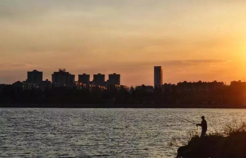 云南昆明小西湖,距离昆明3个小时车程的绝世仙境