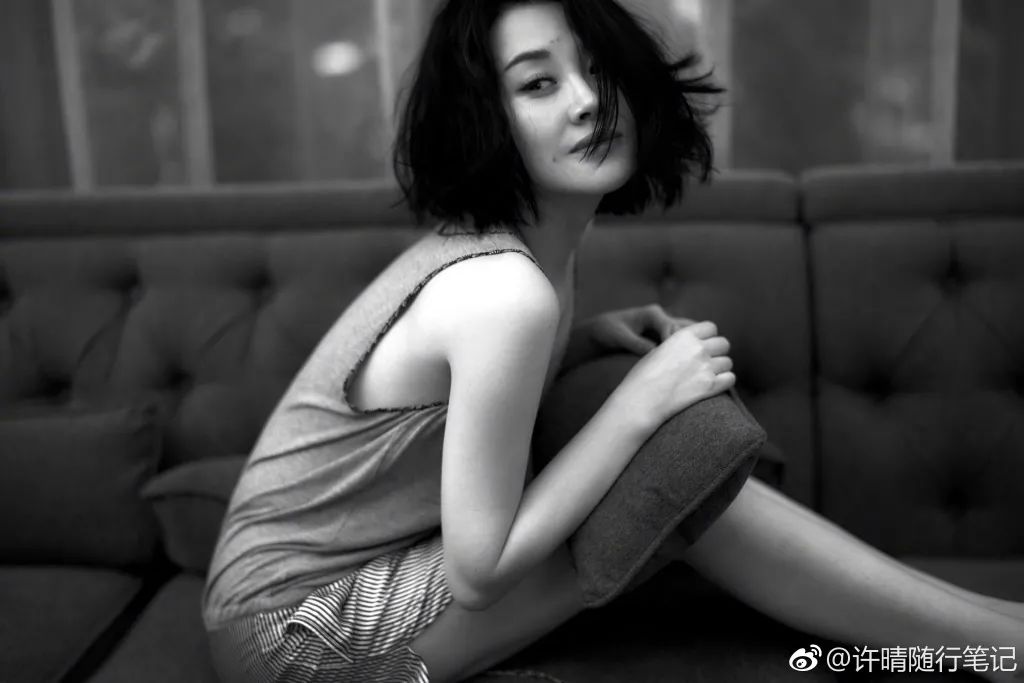 许晴50岁依然少女感满满,50岁的许晴拥有25岁的坦然