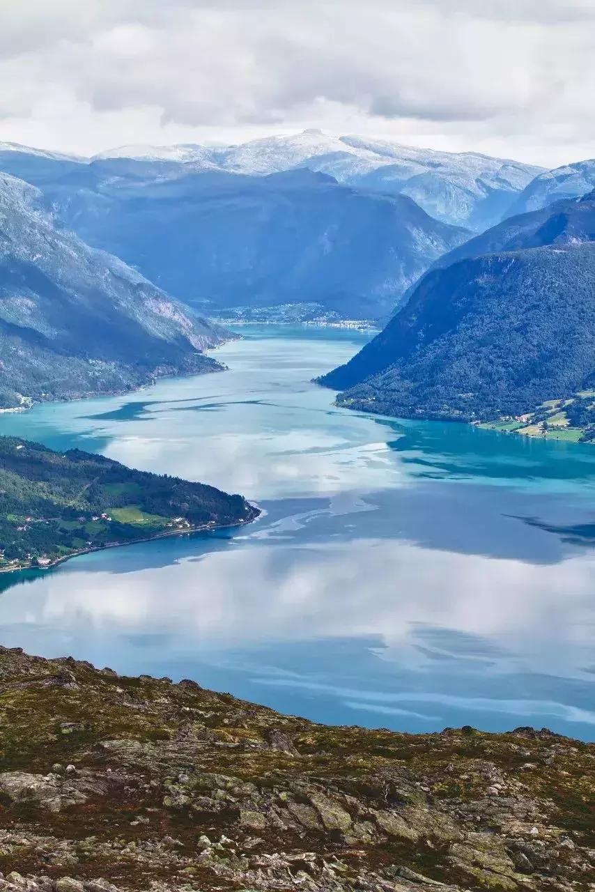 它连续N年被评为全球最宜居国度No.1，此生攒钱也要去！