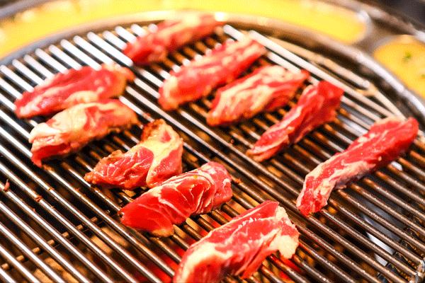 上海「喜来稀肉」仅凭护心肉就能震撼全世界的明星品牌