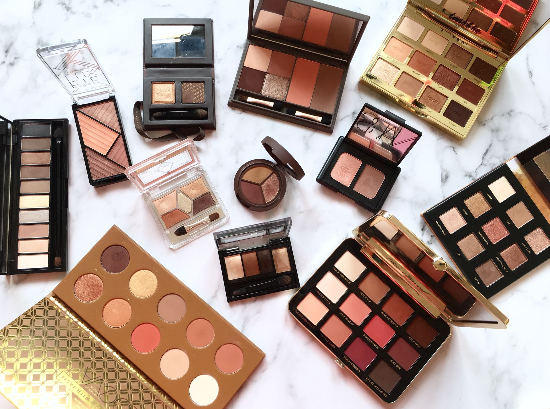 选眼影盘冷白皮,推荐一款好用的眼影盘