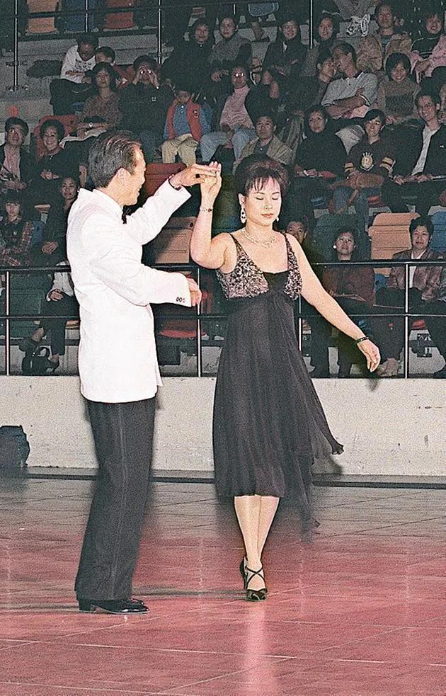 许家印香港豪宅被标售,许家印香港山顶豪宅有多大