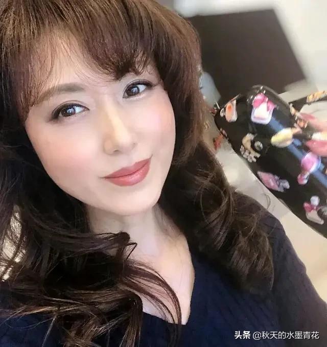 邻居家的阿姨找小明的爸爸告状,梦见邻居家的叔叔阿姨